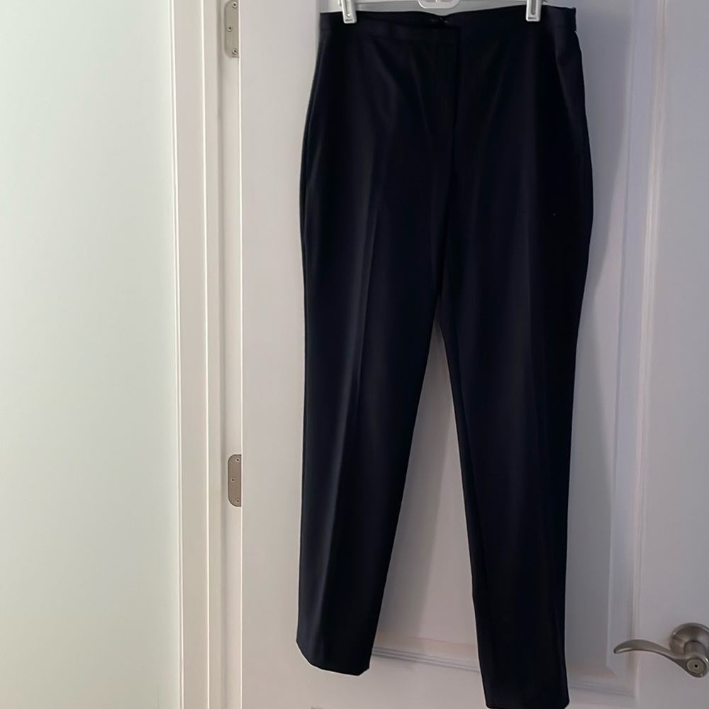 Elie tahari navy blue wool pants. Size 8.